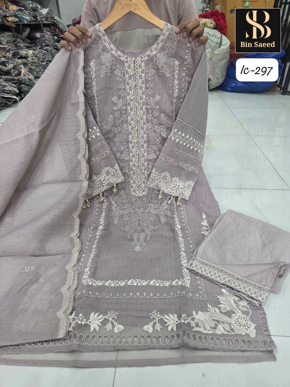 BIN SAEED PRESEND NEW SERIES OF READYMADE ORIGINAL SUITS alternate view